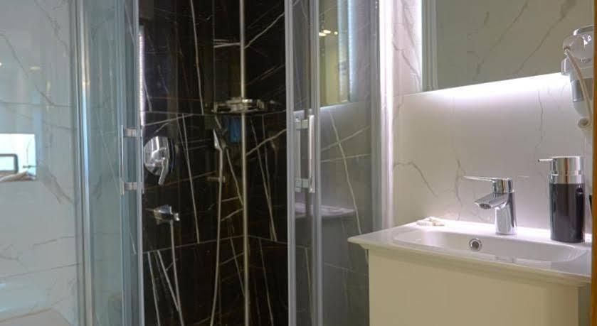 Kartal Palace Taksim Square Family Hotel イスタンブール エクステリア 写真